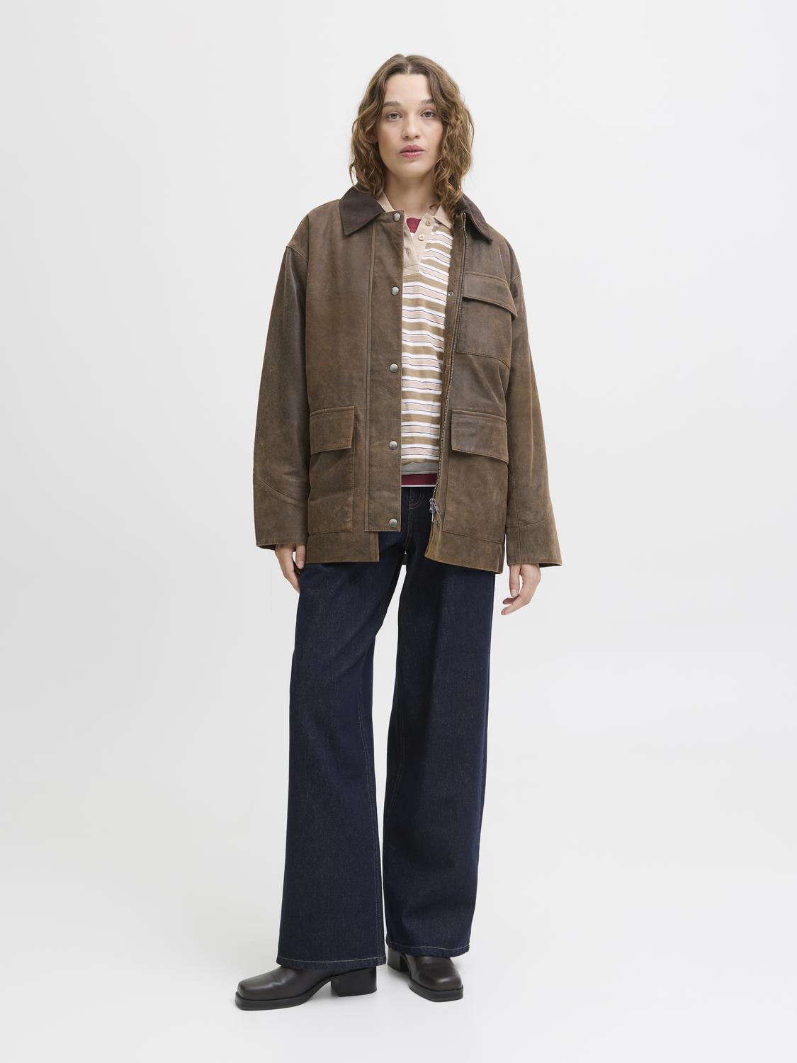 model_shot-front_full
